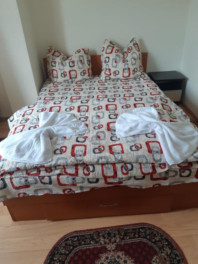 Lucian Studio Apartment บูคาเรสต์ ภายนอก รูปภาพ